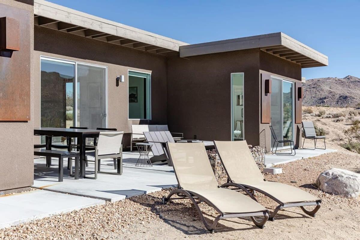 Shelter 2 L A Classic At Joshua Tree Park Entrance Extérieur photo