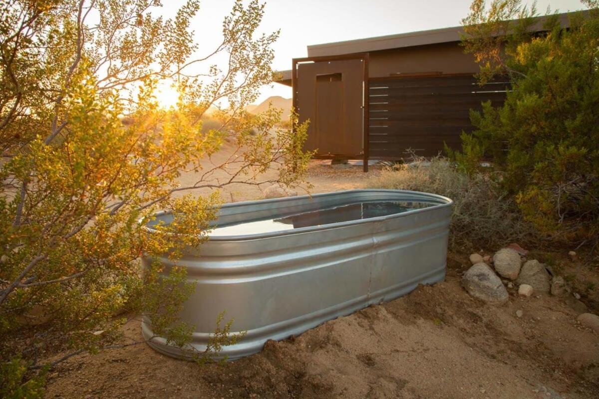 Shelter 2 L A Classic At Joshua Tree Park Entrance Extérieur photo