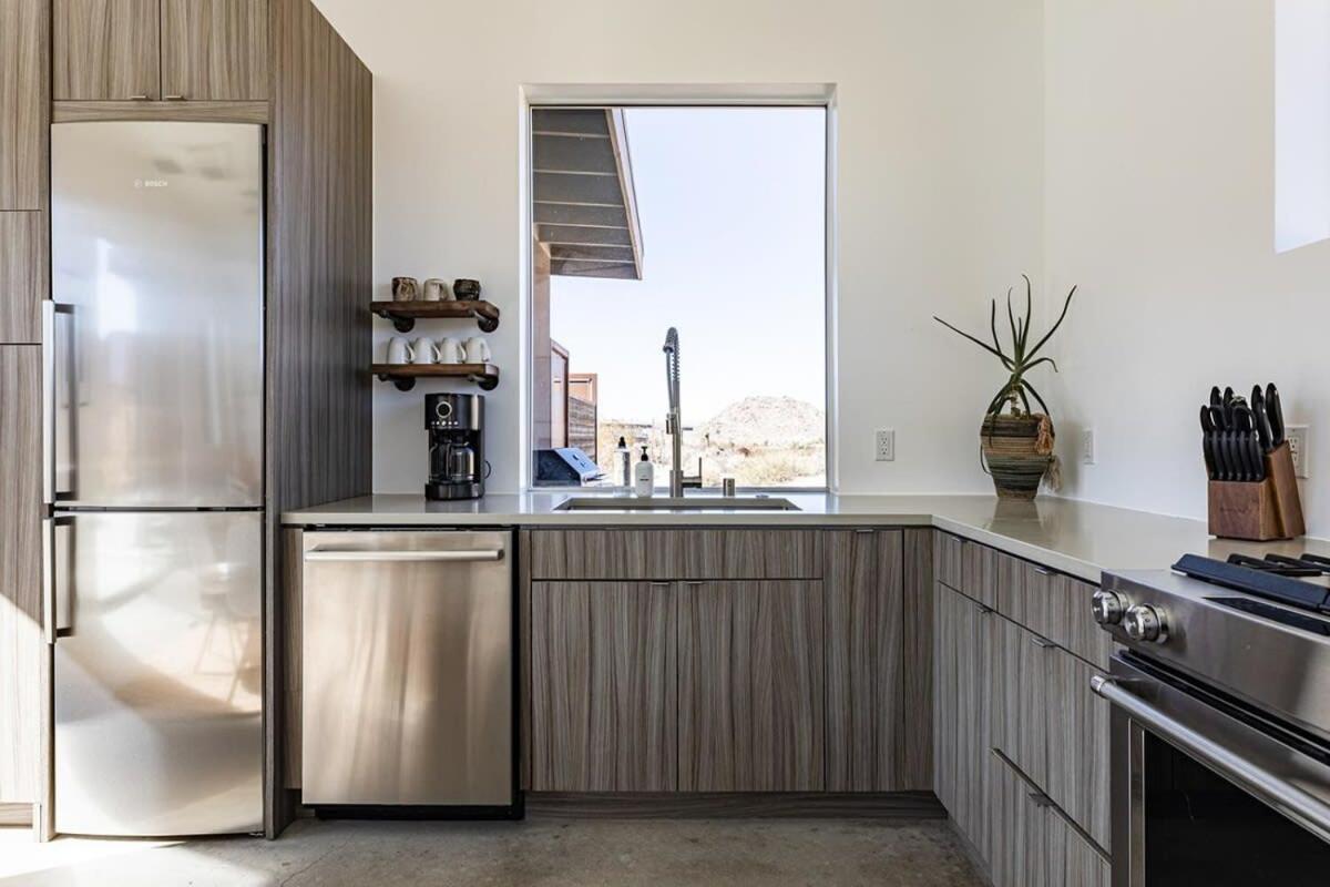 Shelter 2 L A Classic At Joshua Tree Park Entrance Extérieur photo