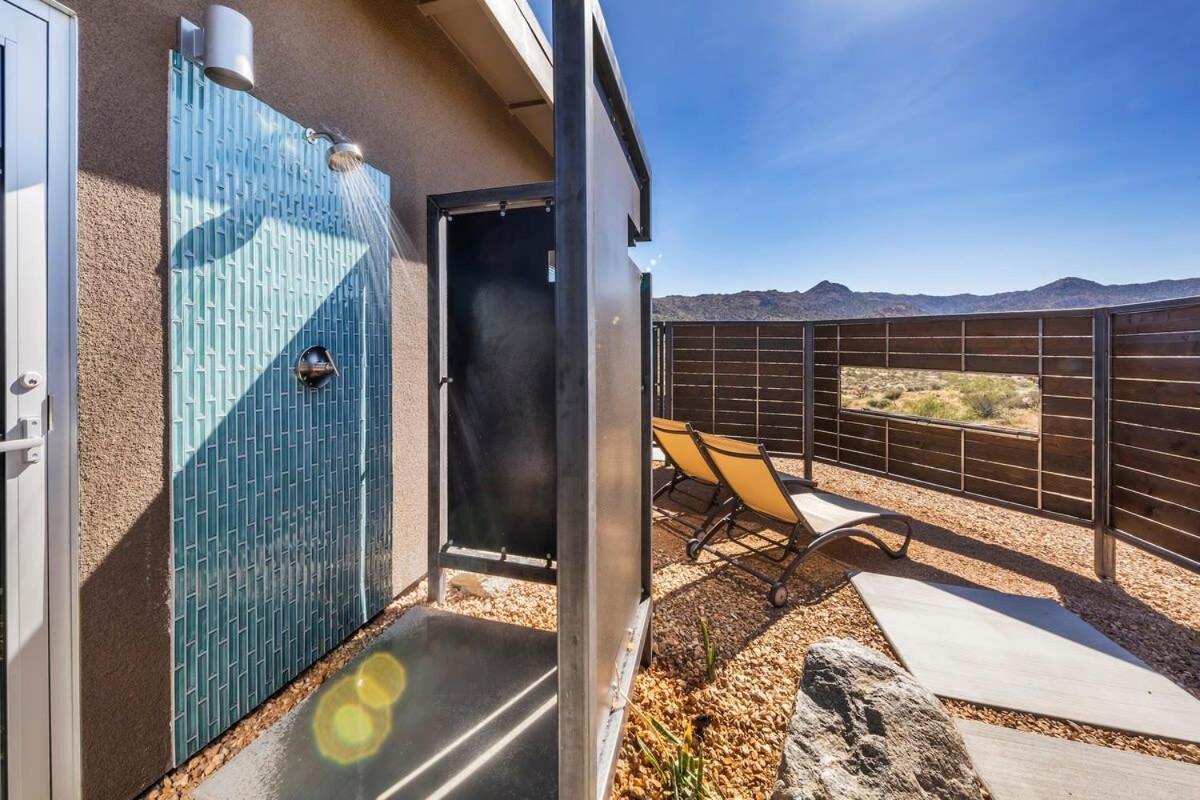 Shelter 2 L A Classic At Joshua Tree Park Entrance Extérieur photo