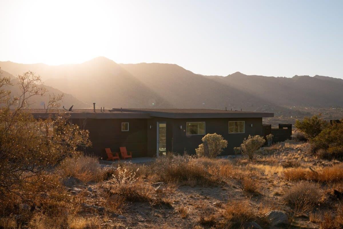 Shelter 2 L A Classic At Joshua Tree Park Entrance Extérieur photo