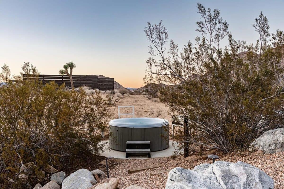 Shelter 2 L A Classic At Joshua Tree Park Entrance Extérieur photo