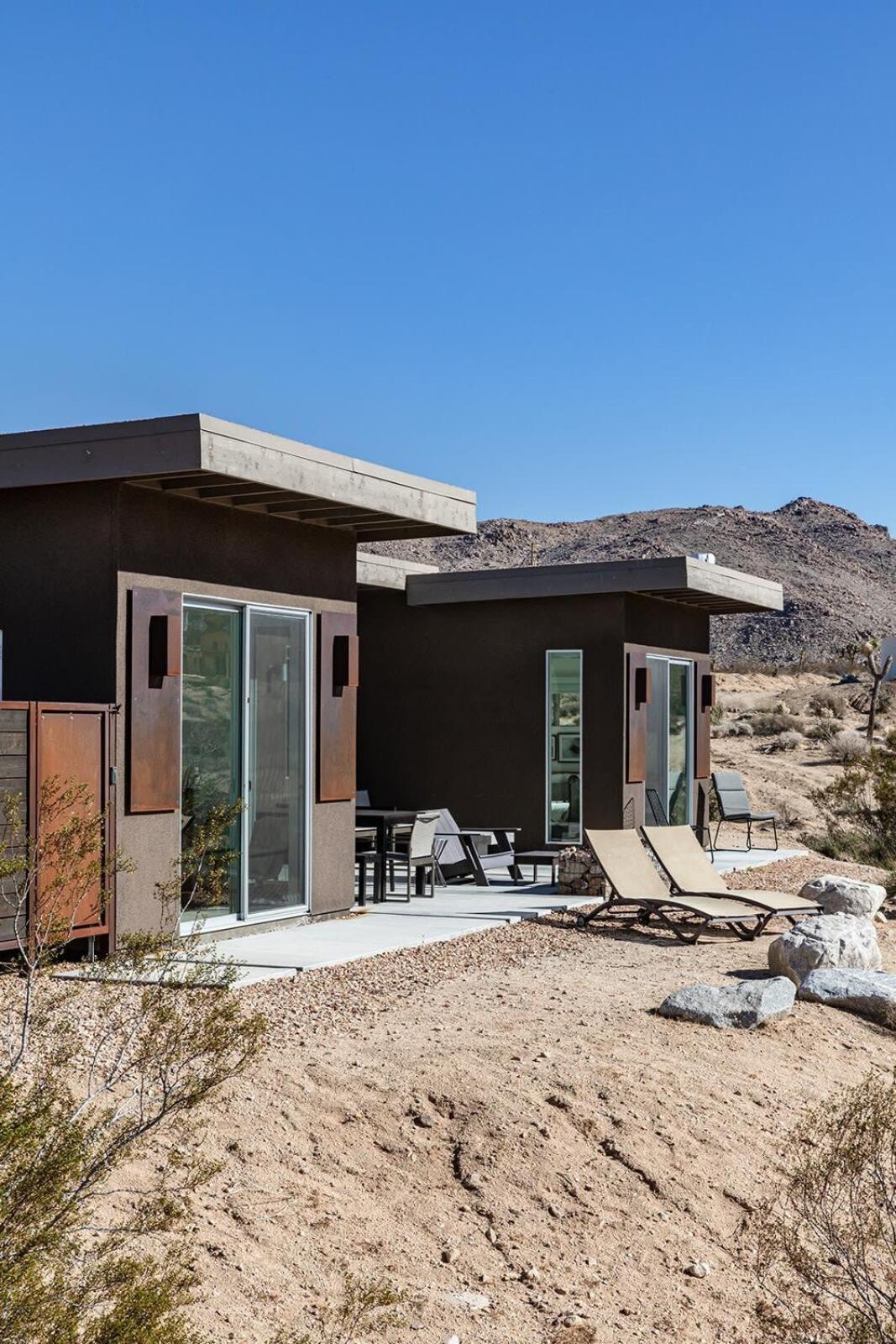 Shelter 2 L A Classic At Joshua Tree Park Entrance Extérieur photo